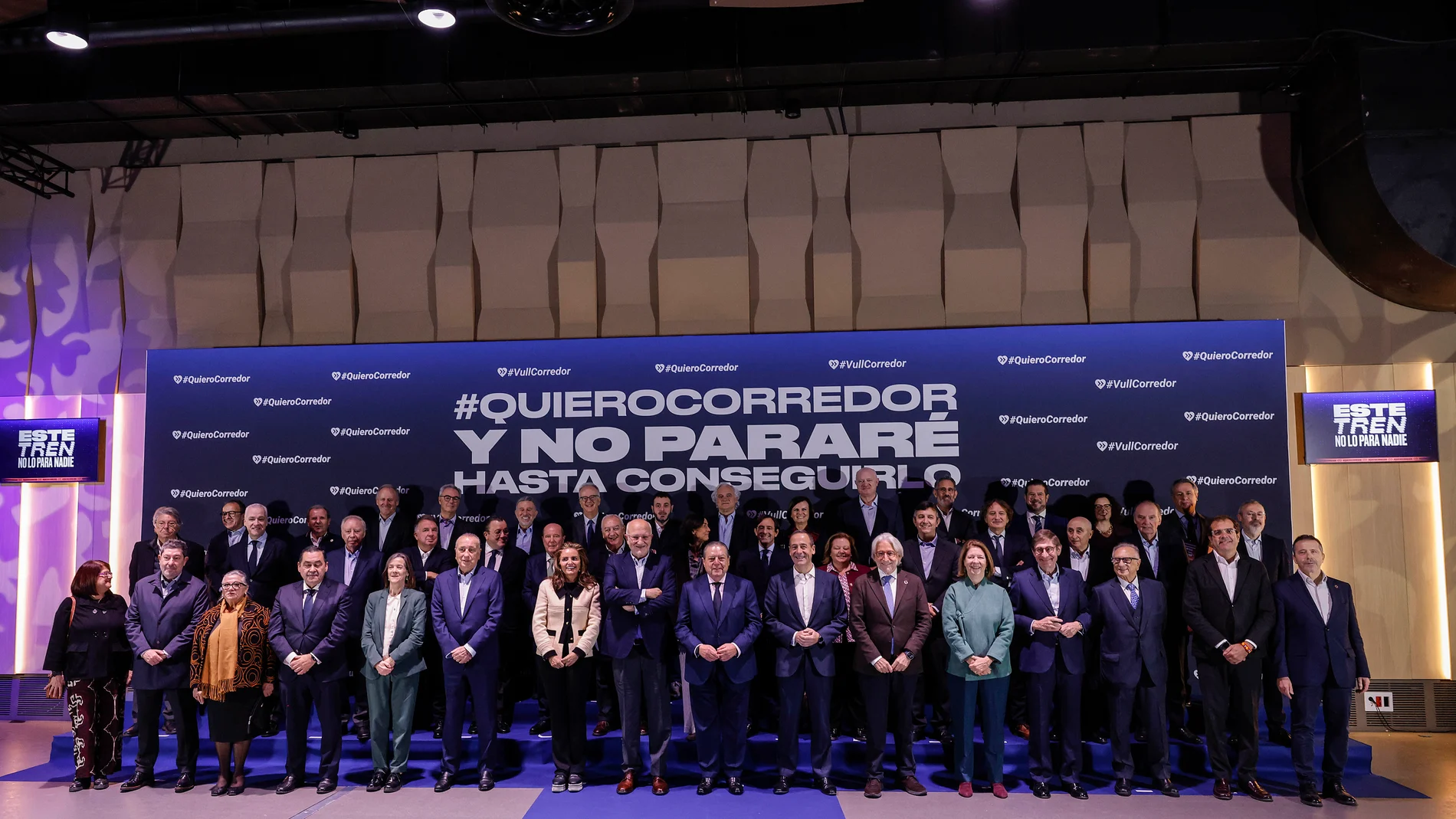 El empresario Vicente Boluda, el ministro de transportes, Óscar Puente, el presidente de la Región de Murcia, Fernando López Miras y el empresario Juan Roig, asisten a un acto para reivindicar el Corredor Mediterráneo, a 20 de noviembre de 2025, en Valencia, Comunidad Valenciana (España). 20 NOVIEMBRE 2025 Rober Solsona / Europa Press 20/11/2025