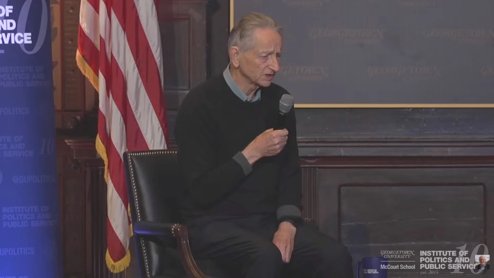 Geoffrey Hinton durante el acto celebrado en la Universidad de Georgtown