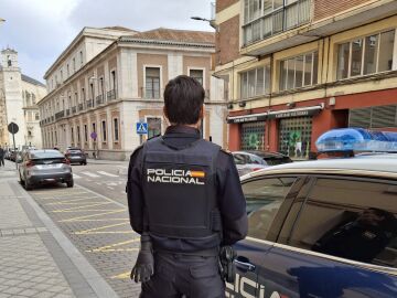 Agente de la Polic&iacute;a Nacional de Valladolid