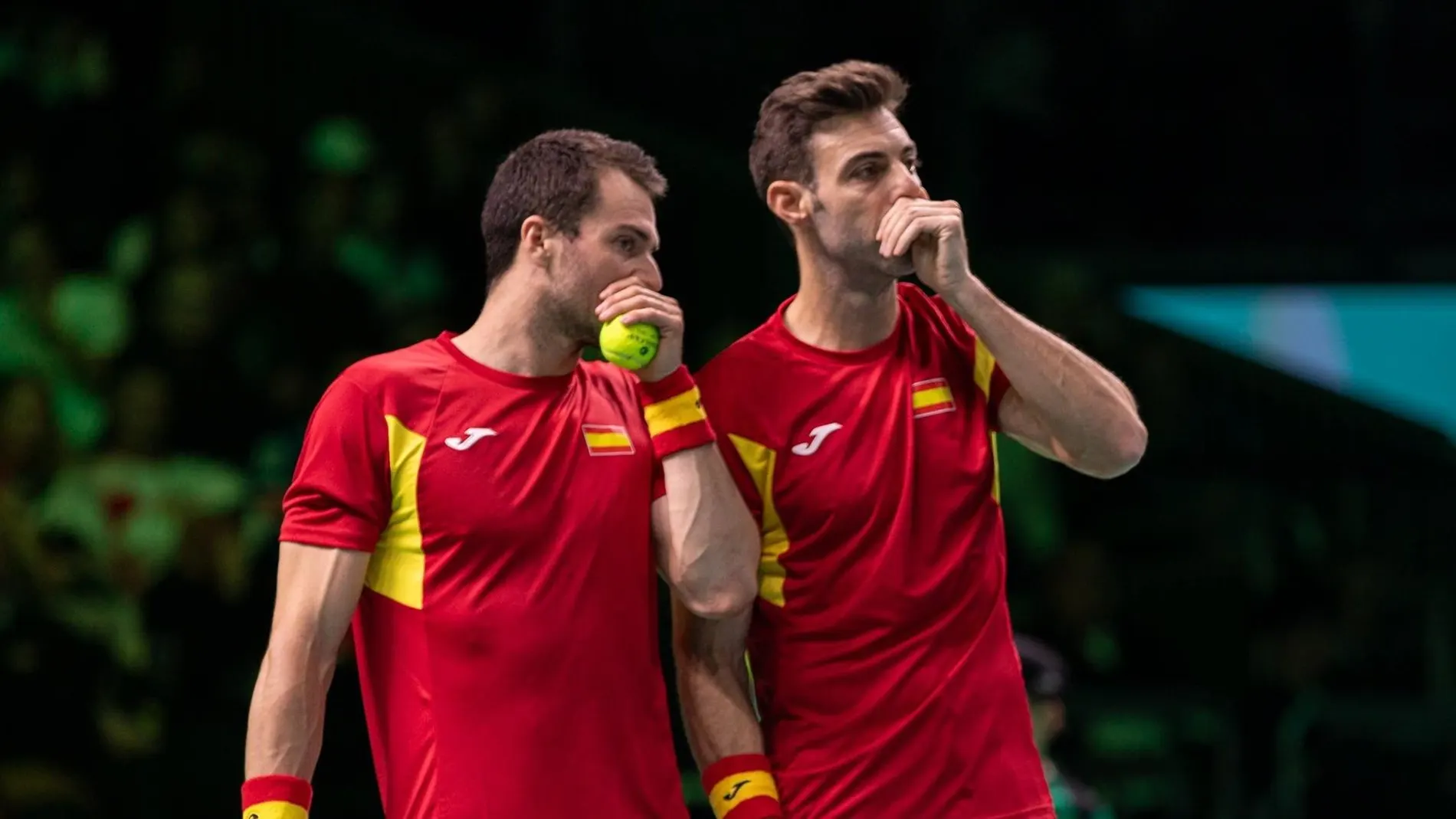 Tenis/Davis.- AMP. AV. Granollers y Pedro Martínez confirman la remontada y meten a España en semifinales de la Davis