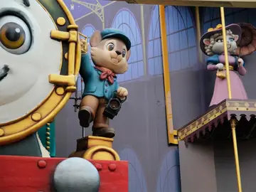 Una locomotora en una estación da la bienvenida a la Navidad este sábado en 'Cortylandia Express' Una locomotora en una estación da la bienvenida a la Navidad este sábado en 'Cortylandia Express'