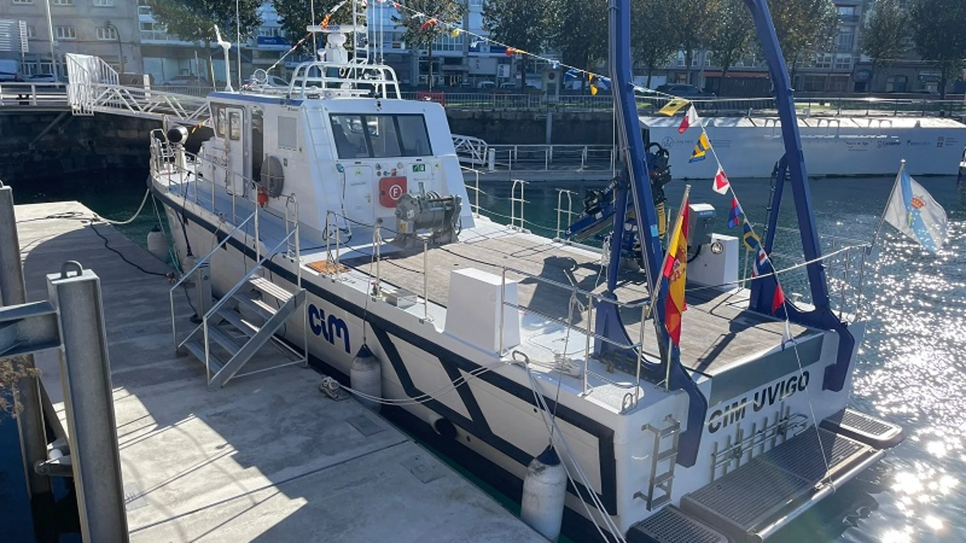 Imagen del buque en el amarre del Puerto.