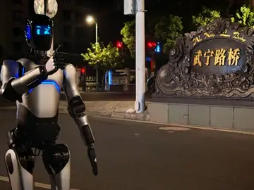 Día y noche, sin detenerse en ningún momento. Robot