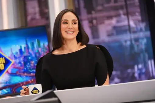 Tamara Falcó firma el look con vaqueros y zapatillas perfecto para sobrevivir al frío de Madrid Tamara Falcó firma el look con vaqueros y zapatillas perfecto para sobrevivir al frío de Madrid