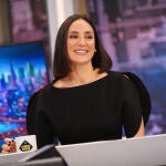 El look de Tamara Falc&oacute;.