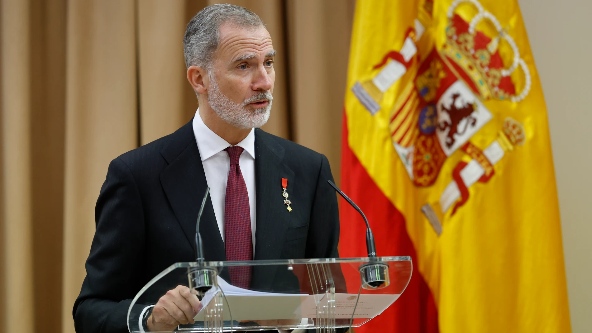MADRID, 21/11/2025.- El rey Felipe VI pronuncia un discurso durante el coloquio ’50 años después: la Corona en el tránsito a la democracia’, el segundo de los actos celebrados este viernes con motivo de la conmemoración del 50 aniversario de la Monarquía, en el Congreso de los Diputados en Madrid. EFE/ Mariscal