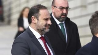 Koldo García (d) junto al entonces ministro de Fomento, José Luis Ábalos 