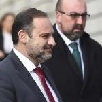 Koldo García (d) junto al entonces ministro de Fomento, José Luis Ábalos 