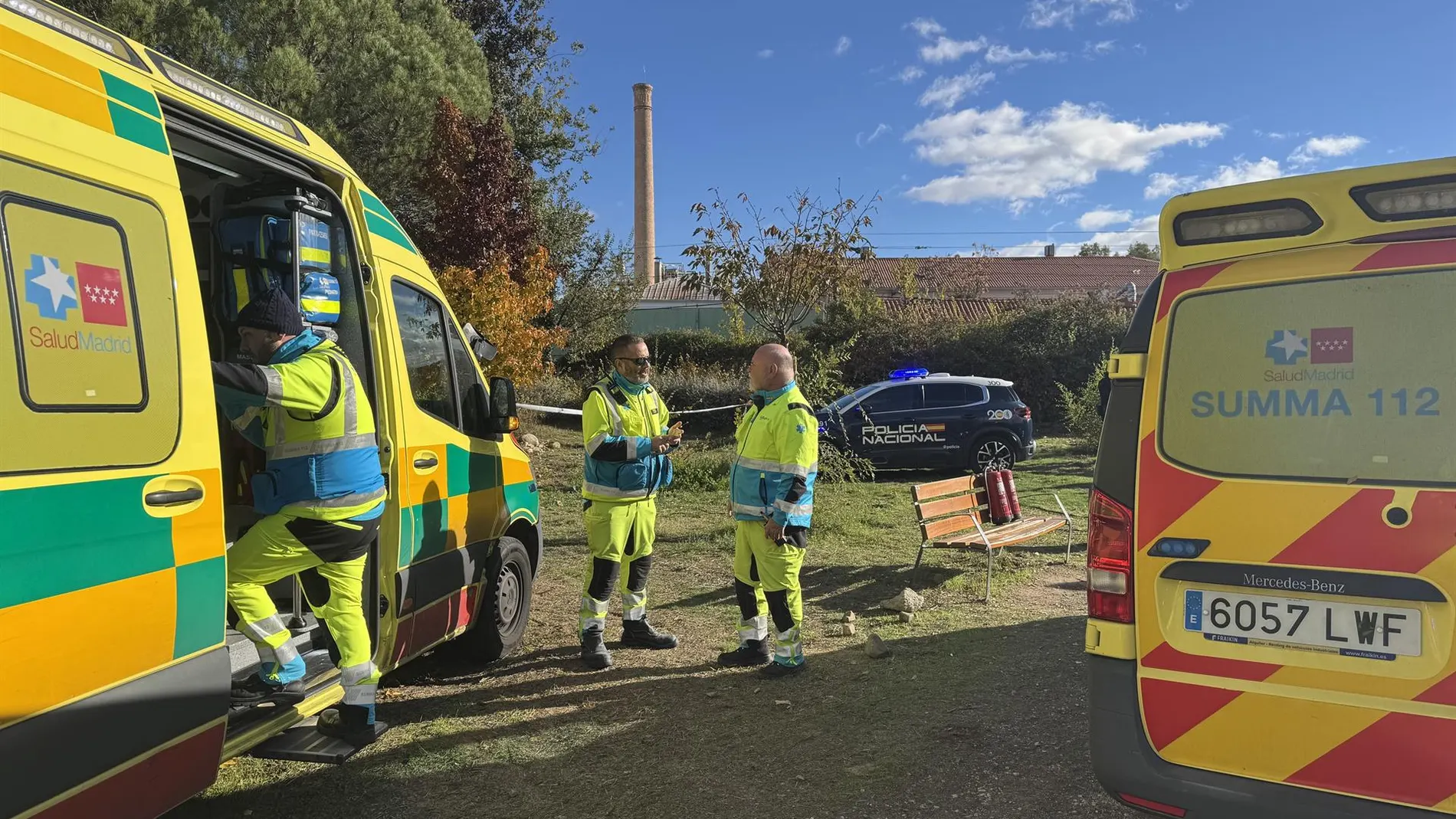 MADRID.-Sucesos.- Muere una mujer y un hombre sufre quemaduras graves en un incendio en un parque de Alcalá de Henares