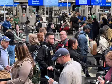 EEUU.- EEUU premiará con 8.600 euros a 800 controladores aéreos y técnicos que no se ausentaron durante el cierre EEUU.- EEUU premiará con 8.600 euros a 800 controladores aéreos y técnicos que no se ausentaron durante el cierre