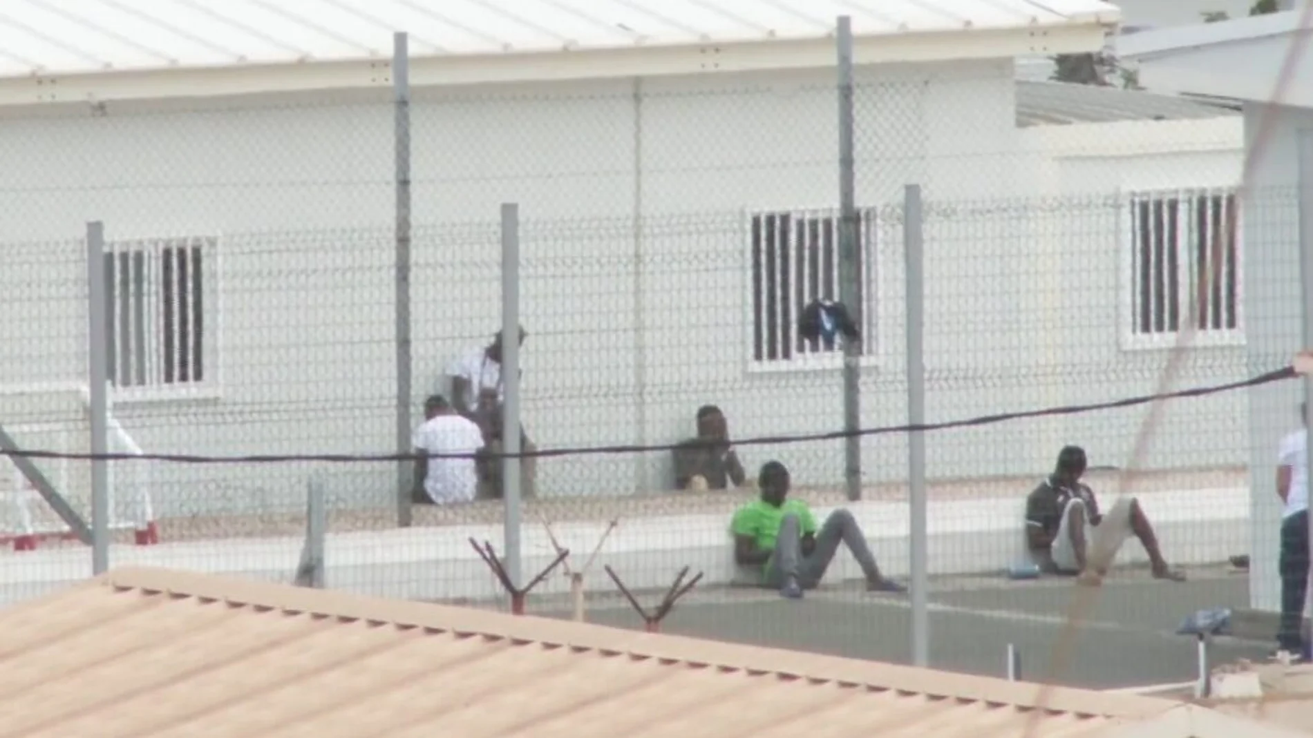 Menores migrantes en el centro Canarias 50