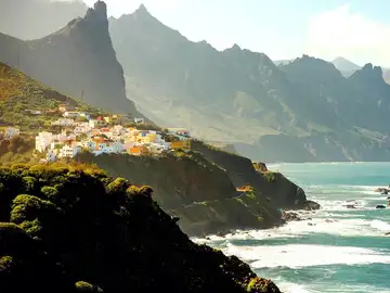 El pueblo que parece colgado entre la selva española y el océano y que casi nadie sabe encontrar Taganana, Tenerife