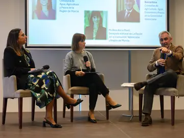La consejera Sara Rubira y el consejero Miguel Barrachina participaron en un debate moderado por Alicia Martí La consejera Sara Rubira y el consejero Miguel Barrachina participaron en un debate moderado por Alicia Martí