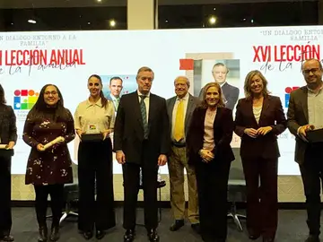 El presidente de Sener, en un evento de The Family Watch: "Que los gobiernos y la sociedad cuiden a las familias" Participantes de la XVI Lección Anual de la Familia de The Family Watch, que ha tenido lugar en el Auditorio Cremades & Calvo-Sotelo. REMITIDA / HANDOUT por THE FAMILY WATCH Fotografía remitida a medios de comunicación exclusivamente para ilustrar la noticia a la que hace referencia la imagen, y citando la procedencia de la imagen en la firma 21/11/2025