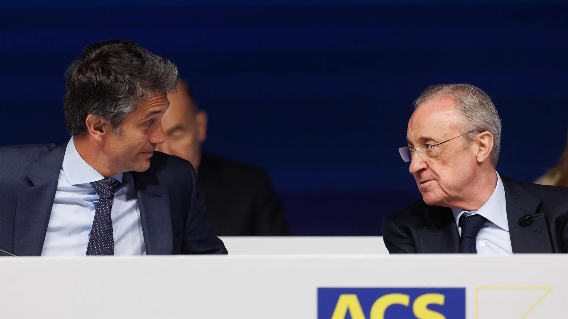 Economía/Bolsa.- ACS se desploma casi un 8% ante el temor a una burbuja en la IA y tras subir un 48% este año