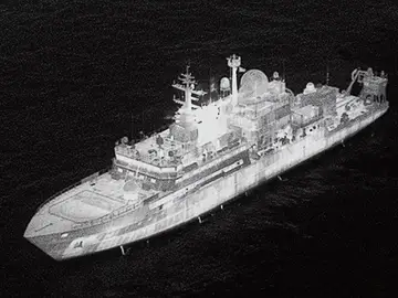 Un buque espía ruso apunta con láser a pilotos de la Fuerza Aérea británica cerca de Escocia. Un buque espía ruso apunta con láser a pilotos de la Fuerza Aérea británica cerca de Escocia.