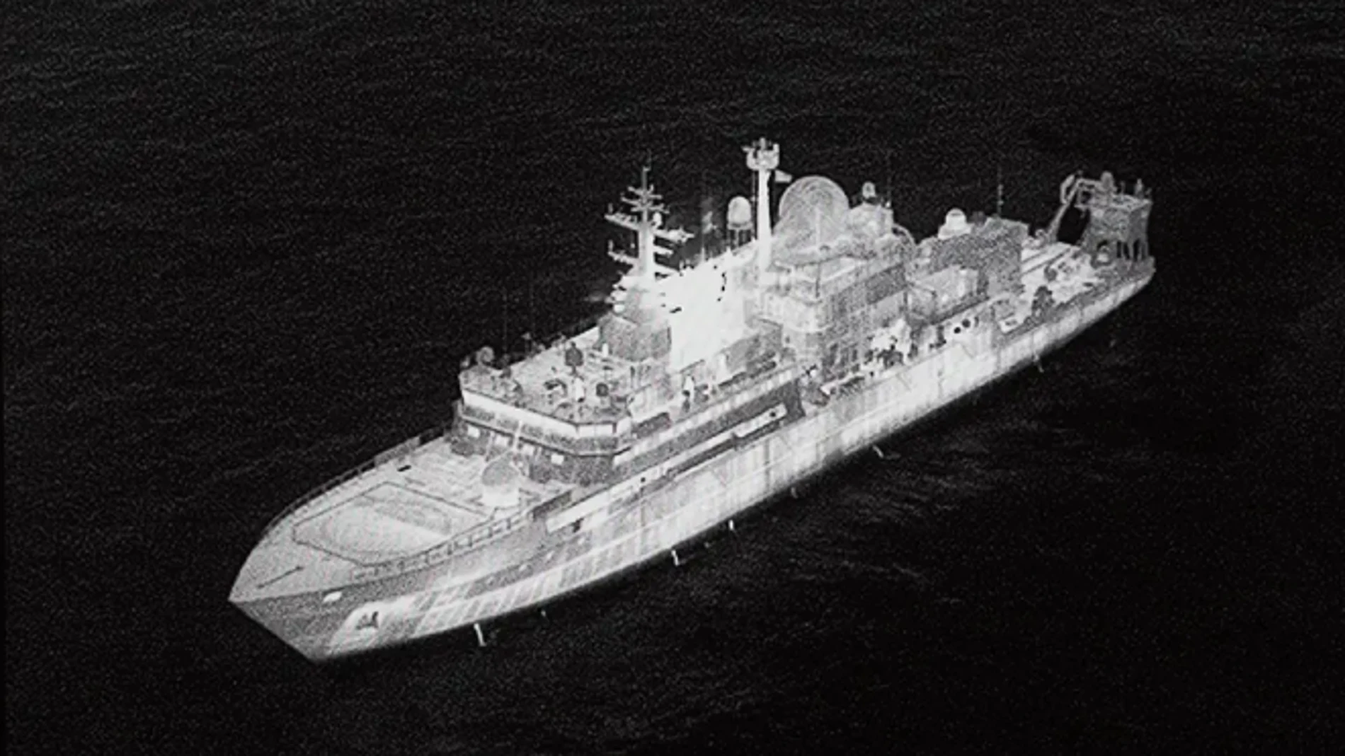 Un buque espía ruso apunta con láser a pilotos de la Fuerza Aérea británica cerca de Escocia.