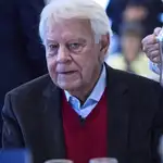 VÍDEO: Felipe González defiende la necesidad de preservar la "paz civil" y el "marco de convivencia pacífica"
