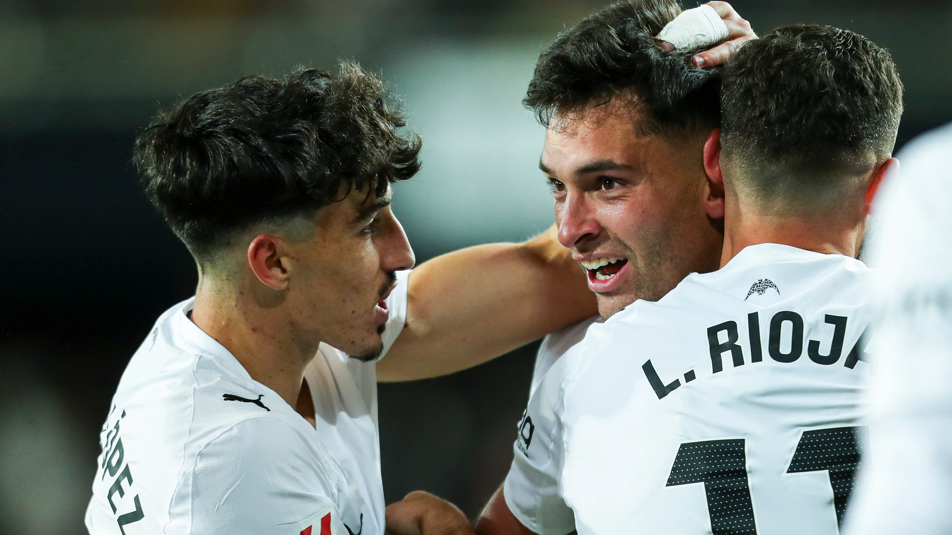 Hugo Duro of Valencia CF celebrates a goal with teammates during the Spanish league, La Liga EA Sports, football match played between Valencia CF and UD Levante at Mestalla stadium on November 21, 2025, in Valencia, Spain. AFP7 21/11/2025 ONLY FOR USE IN SPAIN