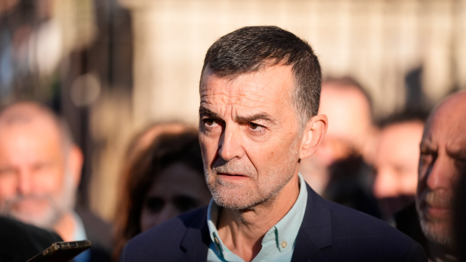 El coordinador federal de Izquierda Unida (IU) atiende a los medios para informar de su candidatura de Por Andalucía a la Presidencia de la Junta de Andalucía en 2026. A 21 de noviembre de 2025, en Sevilla (Andalucía, España). El coordinador federal de Izquierda Unida (IU), Antonio Maíllo, ha anunciado este viernes que el hecho de que vaya a encabezar la candidatura de Por Andalucía a la Presidencia de la Junta en 2026 da "un vuelco" a las perspectivas de las elecciones andaluzas previstas pa...