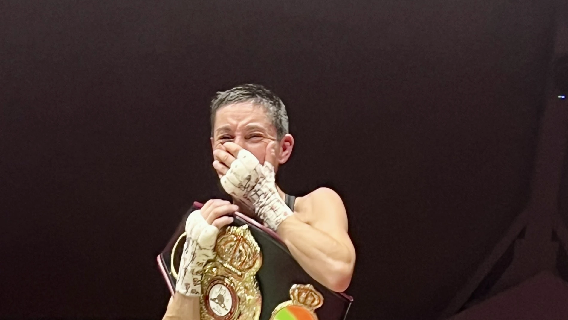 La vallisoletana Isa Rivero con el cinturón de campeona del mundo