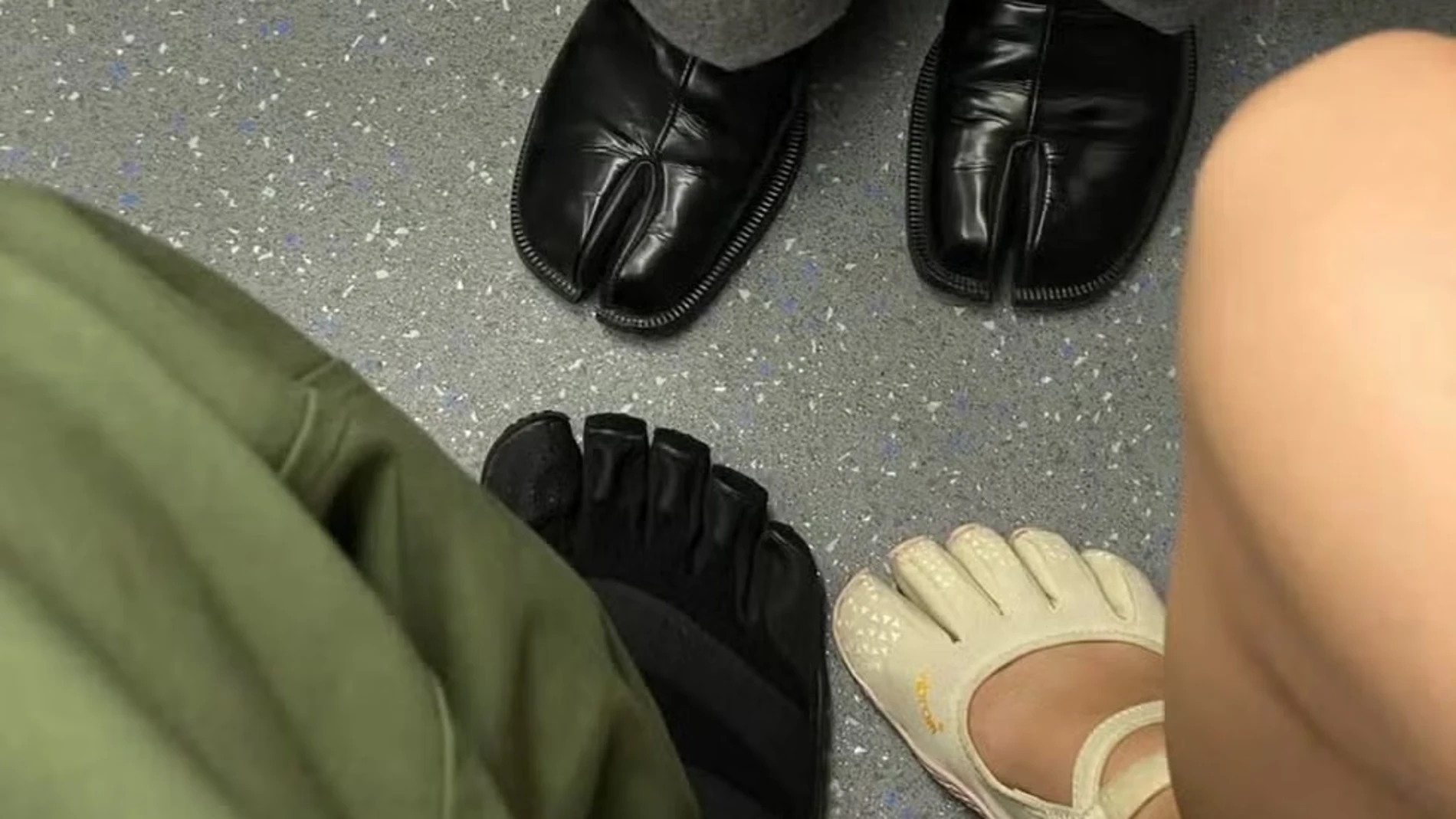 Así es el calzado barefoot: por qué triunfa en 2025 y cómo está transformando las colecciones de moda