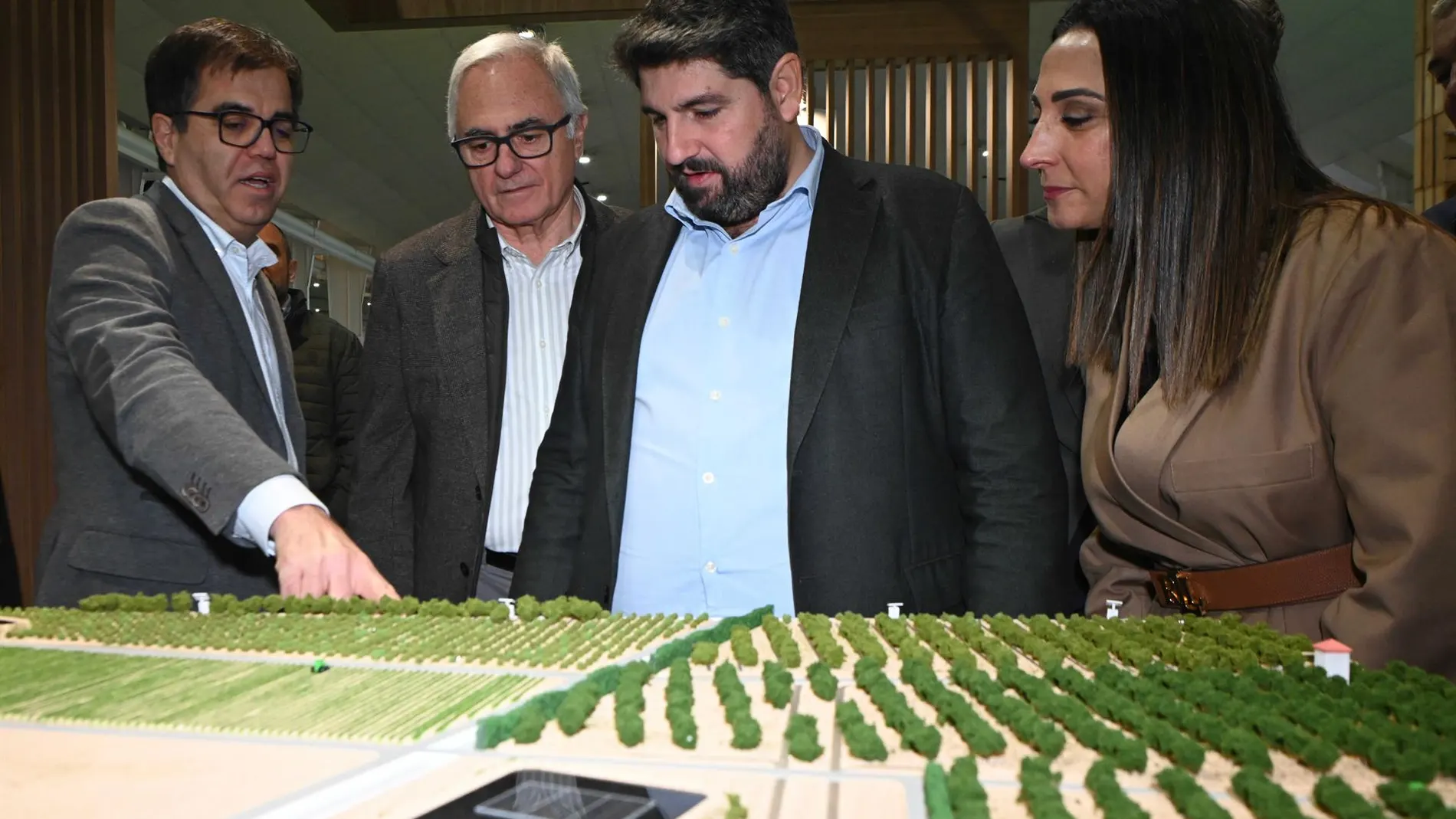 MURCIA.-López Miras subraya el liderazgo nacional de la Región de Murcia en exportación de sistemas de riego para agricultura