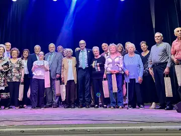 El presidente Javier Iglesias, junto a los salmantinos homenajeados El presidente Javier Iglesias, junto a los salmantinos homenajeados