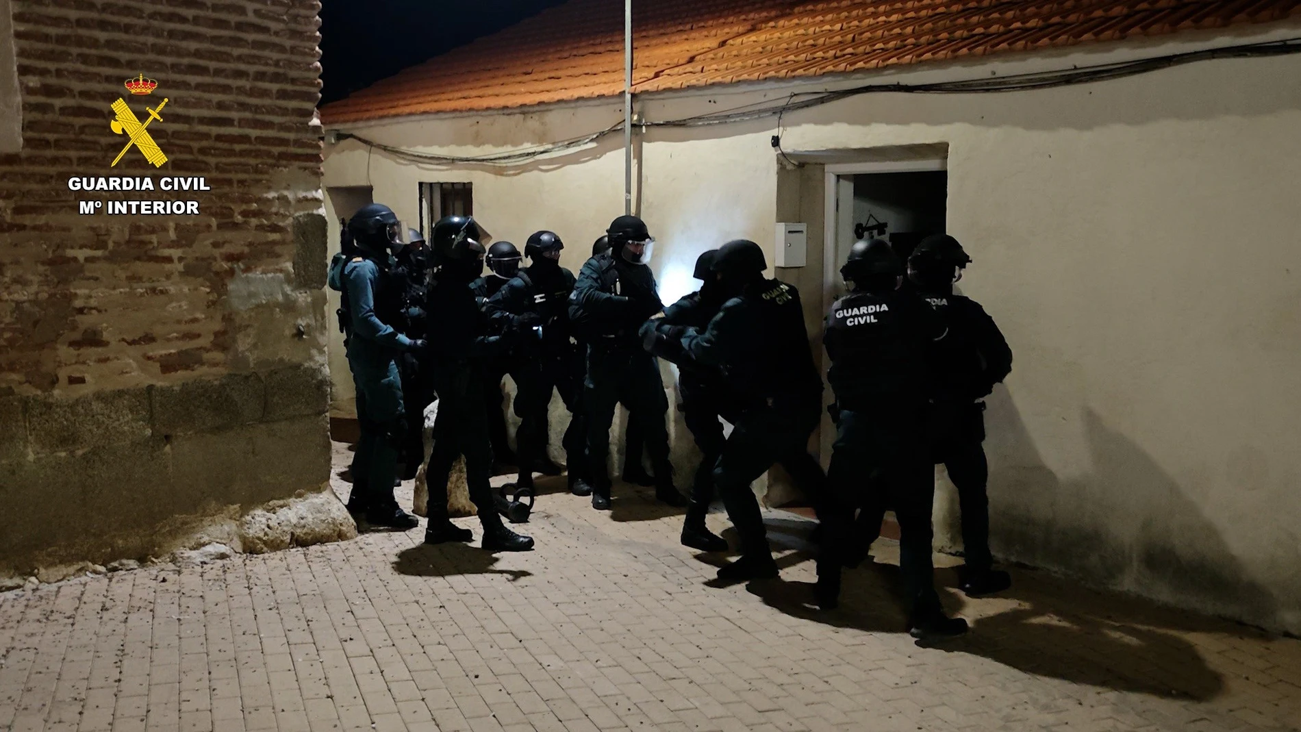 Desarticulado el grupo violento juvenil 'AB7' vinculado a los Trinitarios en Toledo REMITIDA / HANDOUT por Guardia Civil Fotografía remitida a medios de comunicación exclusivamente para ilustrar la noticia a la que hace referencia la imagen, y citando la procedencia de la imagen en la firma 22/11/2025