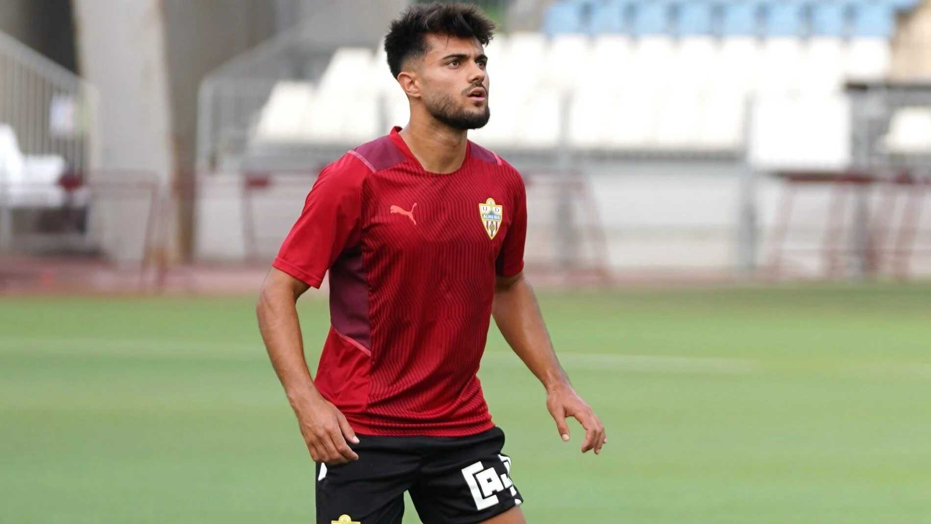 Arnau Puigmal, con el Almería