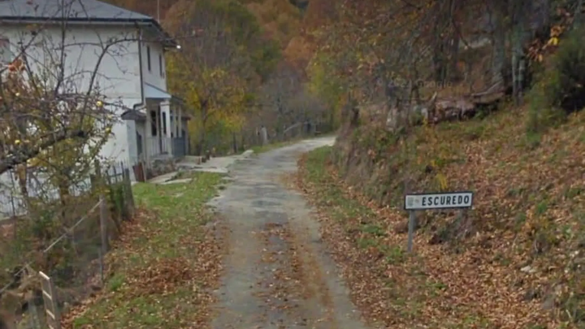Carretera de acceso a Escuredo, en la provincia de Zamora