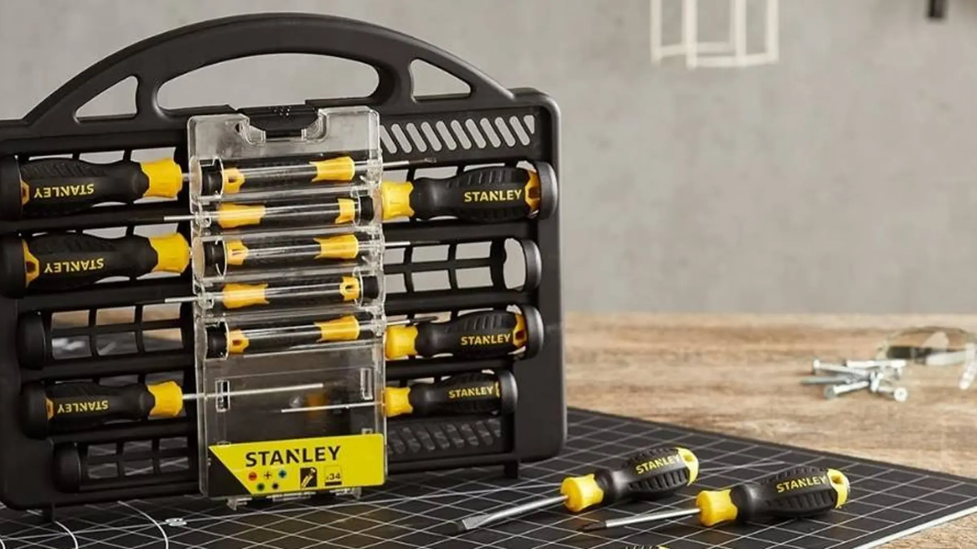STANLEY Juego de destornilladores 34 piezas