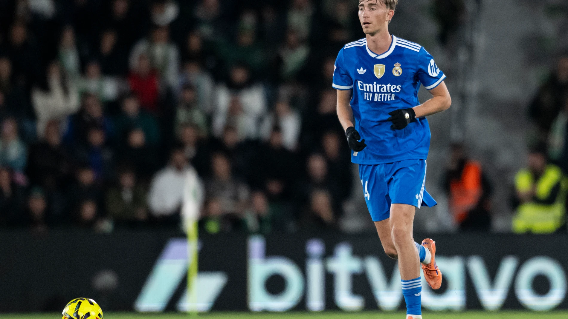 Dean Huijsen of Real Madrid CF in action during the Spanish league, La Liga EA Sports, football match played between Elche CF and Real Madrid C.F. at Manuel Martinez Valero Stadium on November 23, 2025 in Elche, Spain. AFP7 23/11/2025 ONLY FOR USE IN SPAIN