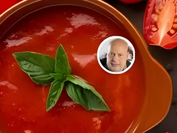 Carlos de la Calle, cocinero: "Nunca hagas esto con la salsa de tomate, la estás estropeando" Carlos de la Calle, cocinero: "Nunca hagas esto con la salsa de tomate, la estás estropeando"