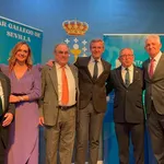 Entrega de galardones al presidente de Galicia y a los socios del Lar Gallego