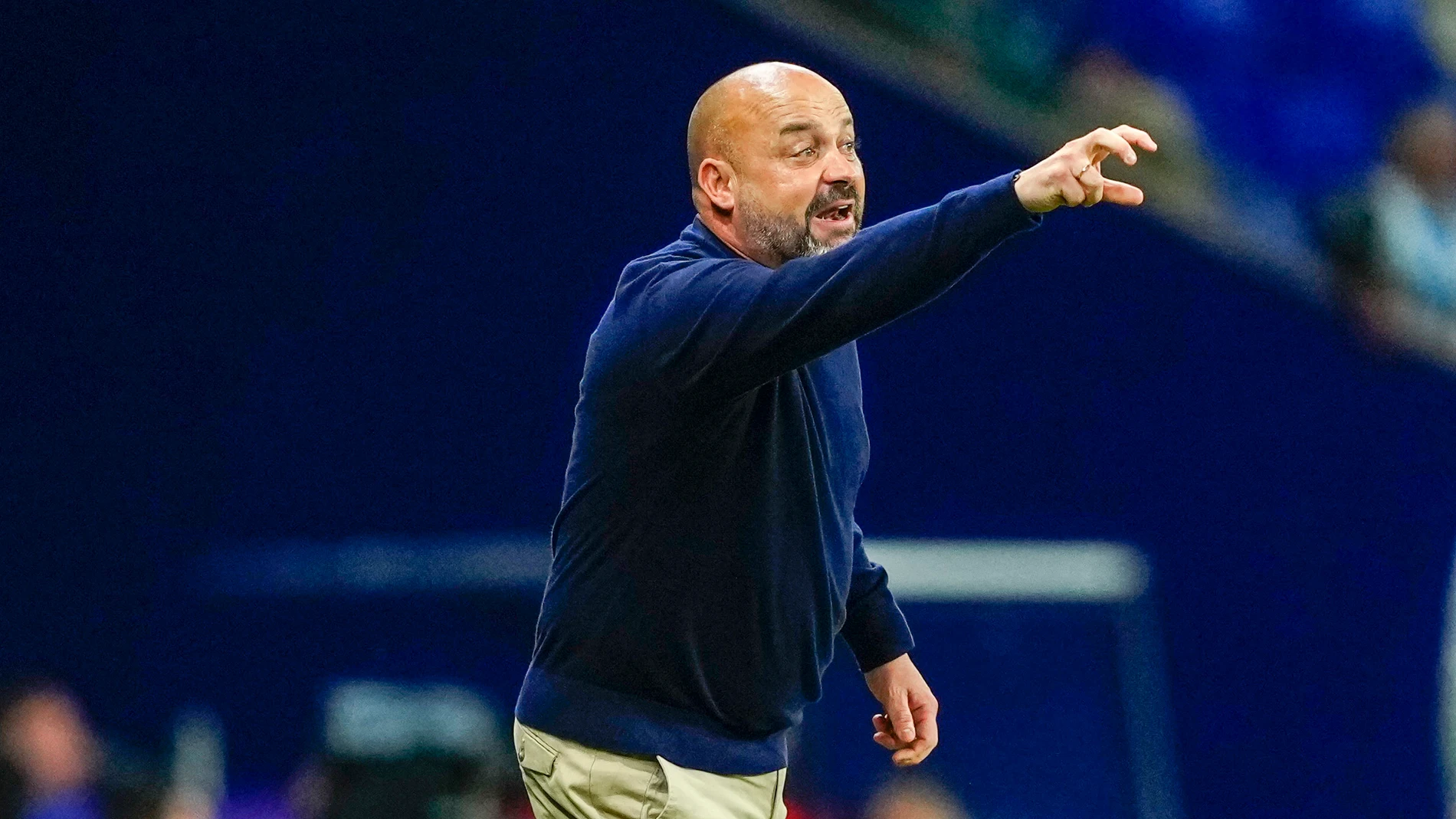BARCELONA, 24/11/2025.- El entrenador del Espanyol, Manolo González, durante el partido de la jornada 13 de LaLiga EA Sports entre el RCD Espanyol y el Sevilla FC, este lunes en el RCDE Stadium. EFE/ Alejandro Garcia