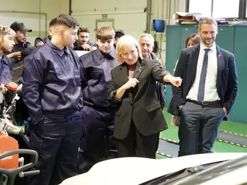 Leticia García visita los programas de formación para el empleo de Pajarillos Educa Leticia García visita los programas de formación para el empleo de Pajarillos Educa