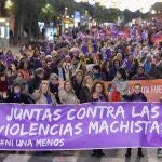 Un millar de personas se manifiestan en Murcia en repulsa a la violencia machista
