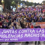Un millar de personas se manifiestan en Murcia en repulsa a la violencia machista