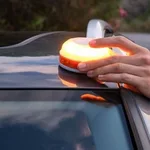 La cuenta atrás más importante para los conductores: en 37 días la baliza V16 será obligatoria y ya hay modelos agotándose