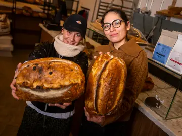 Entrevista a las panaderas María Fernanda Díaz y Lara Jiménez de la panadería Bröd. David Jar Entrevista a las panaderas María Fernanda Díaz y Lara Jiménez de la panadería Bröd