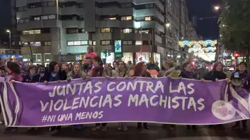 25N.- La marea violeta tiñe el centro de Murcia para reivindicar el fin de las violencias machistas 25N.- La marea violeta tiñe el centro de Murcia para reivindicar el fin de las violencias machistas