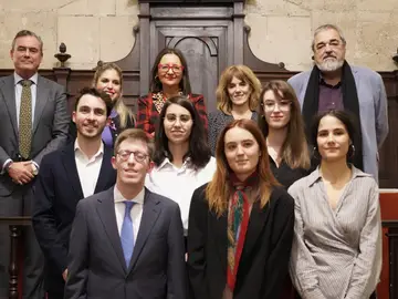 Los premiados con Luis Ortiz de Lanzagorta y Carlos Aganzo en la Universidad de Valladolid Los premiados con Luis Ortiz de Lanzagorta y Carlos Aganzo en la Universidad de Valladolid