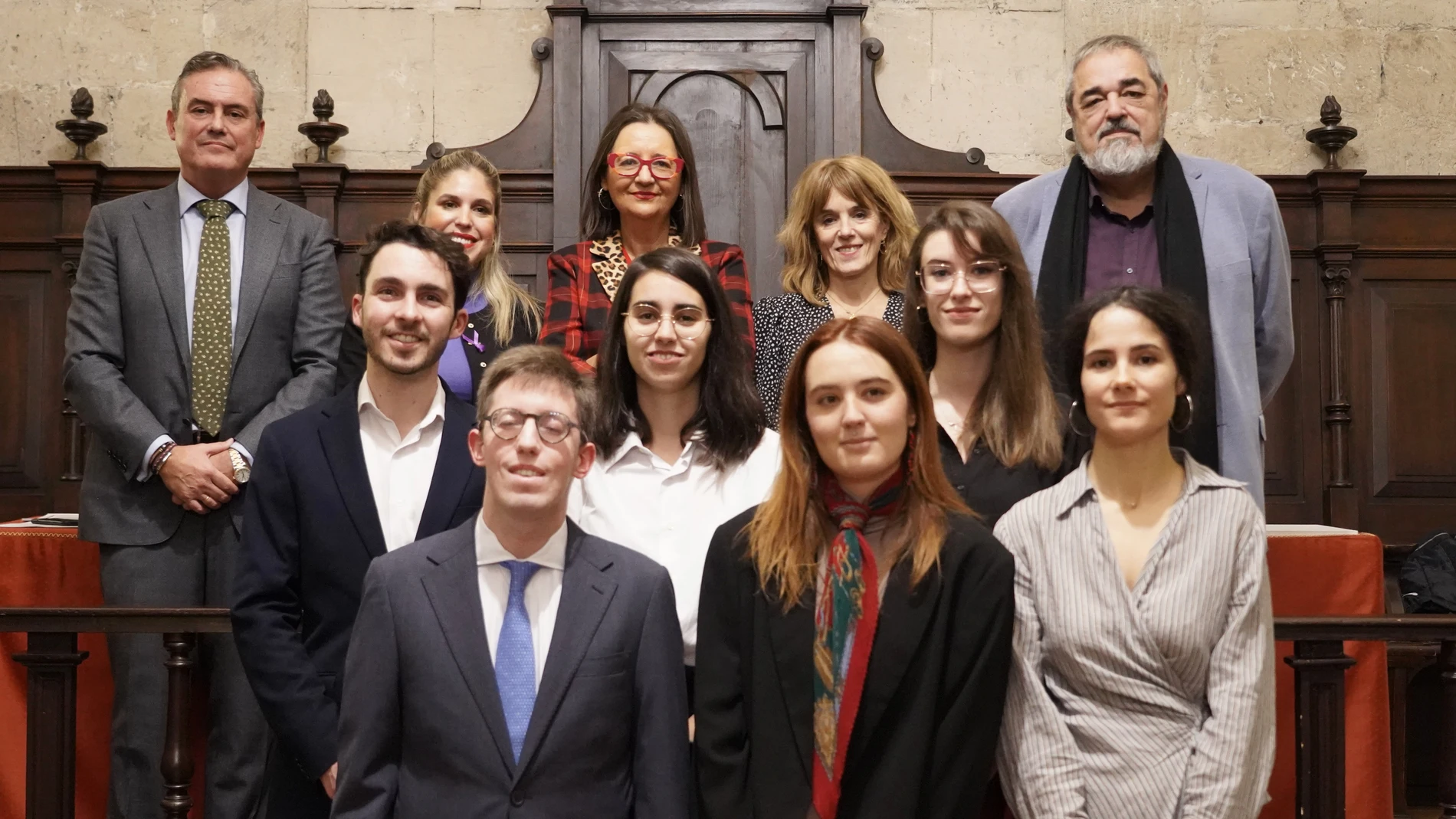 Los premiados con Luis Ortiz de Lanzagorta y Carlos Aganzo en la Universidad de Valladolid