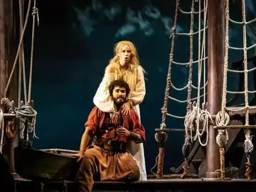 Una imagen de 'Mar i cel' (2024), en el Teatro Victoria de Barcelona Una imagen de 'Mar i cel' (2024), en el Teatro Victoria de Barcelona