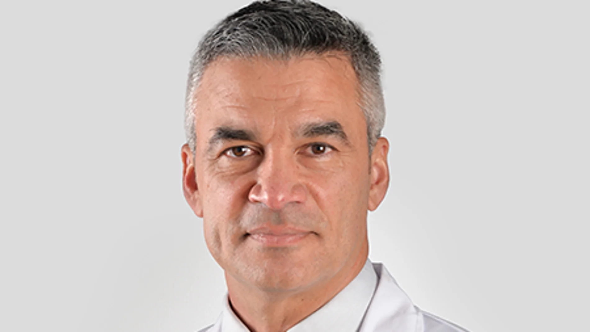 “El cáncer de próstata no avisa”: el urólogo Javier Hernández desmonta tabúes en Movember y llama a la prevención masculina