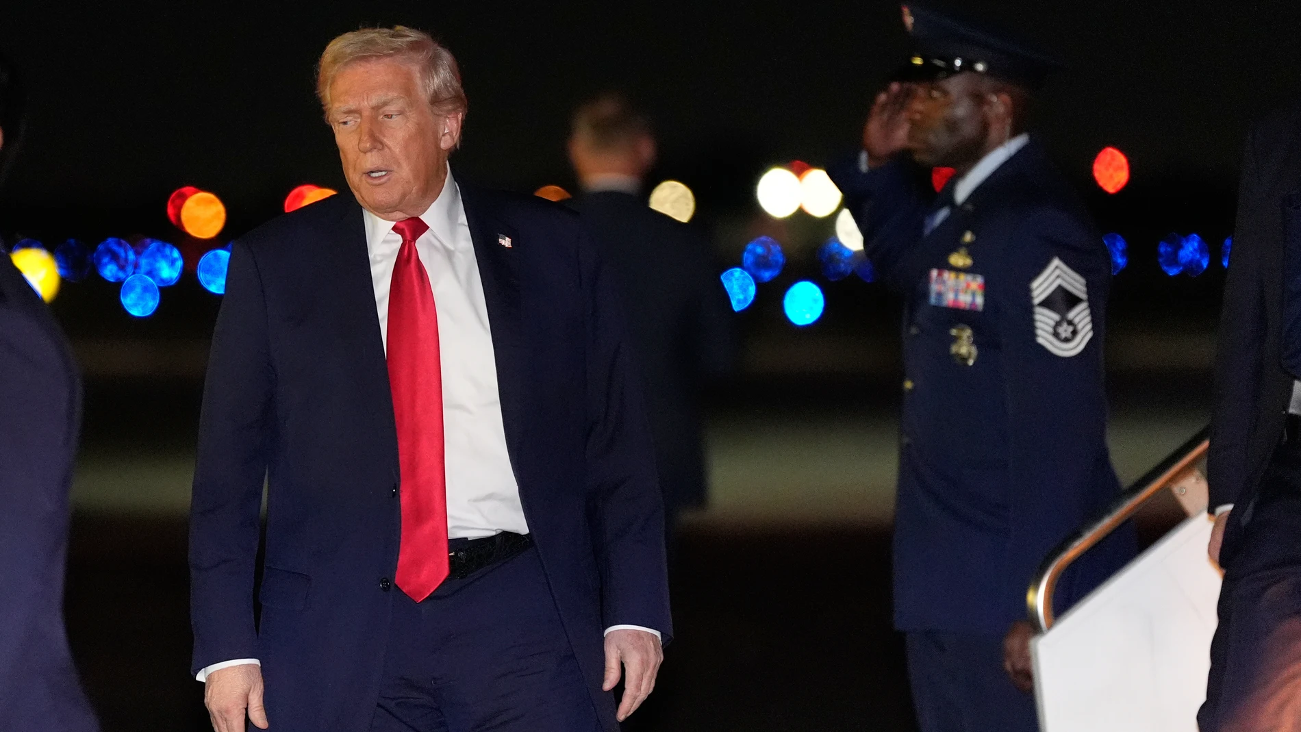 President Donald Trump arrives on Air Force One at Palm Beach International Airport, Tuesday, Nov. 25, 2025, in West Palm Beach, Fla. (AP Photo/Alex Brandon)