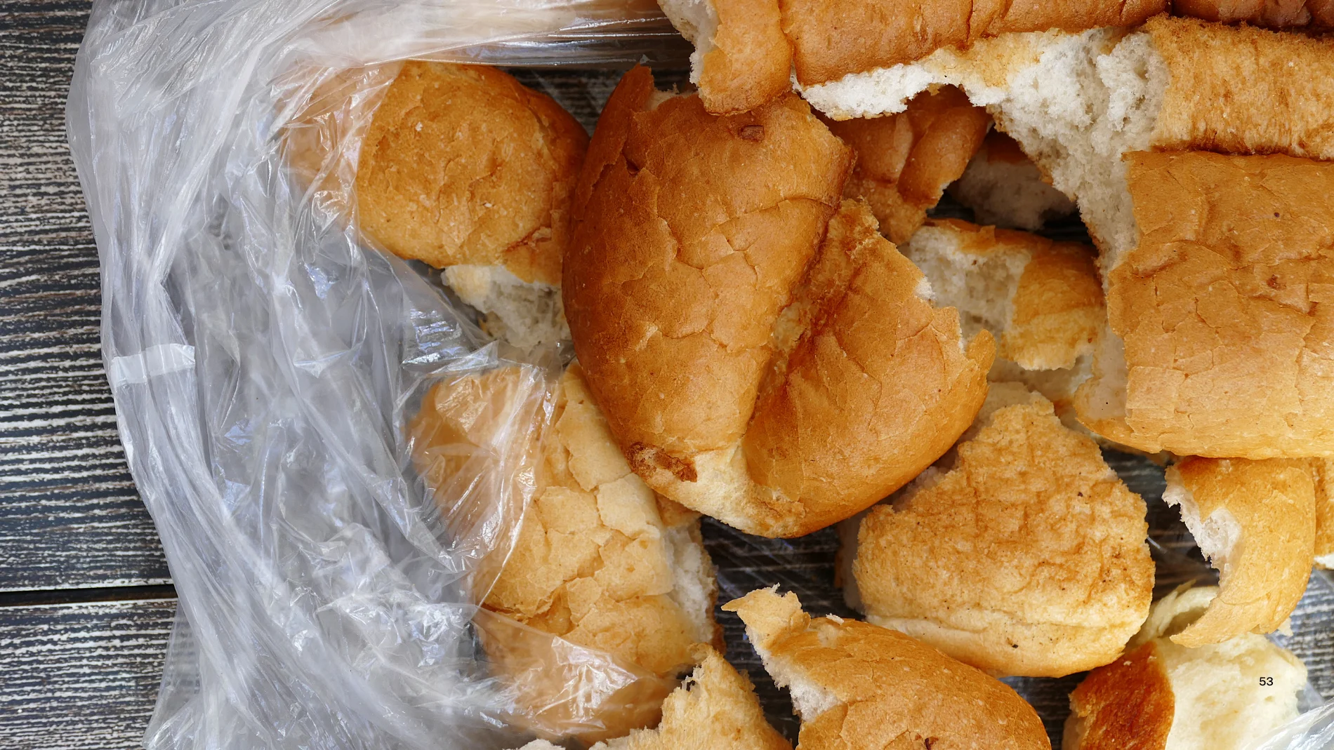 ¿Qué hacer con el pan duro? Este es el uso que le puedes dar para no tirarlo