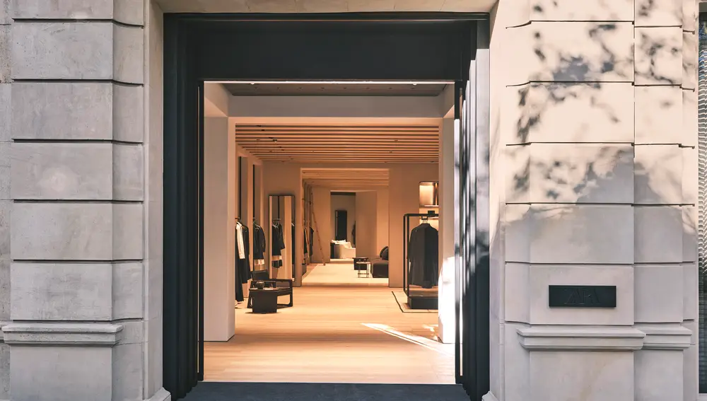 Parte exterior de la nueva tienda de Zara en Barcelona