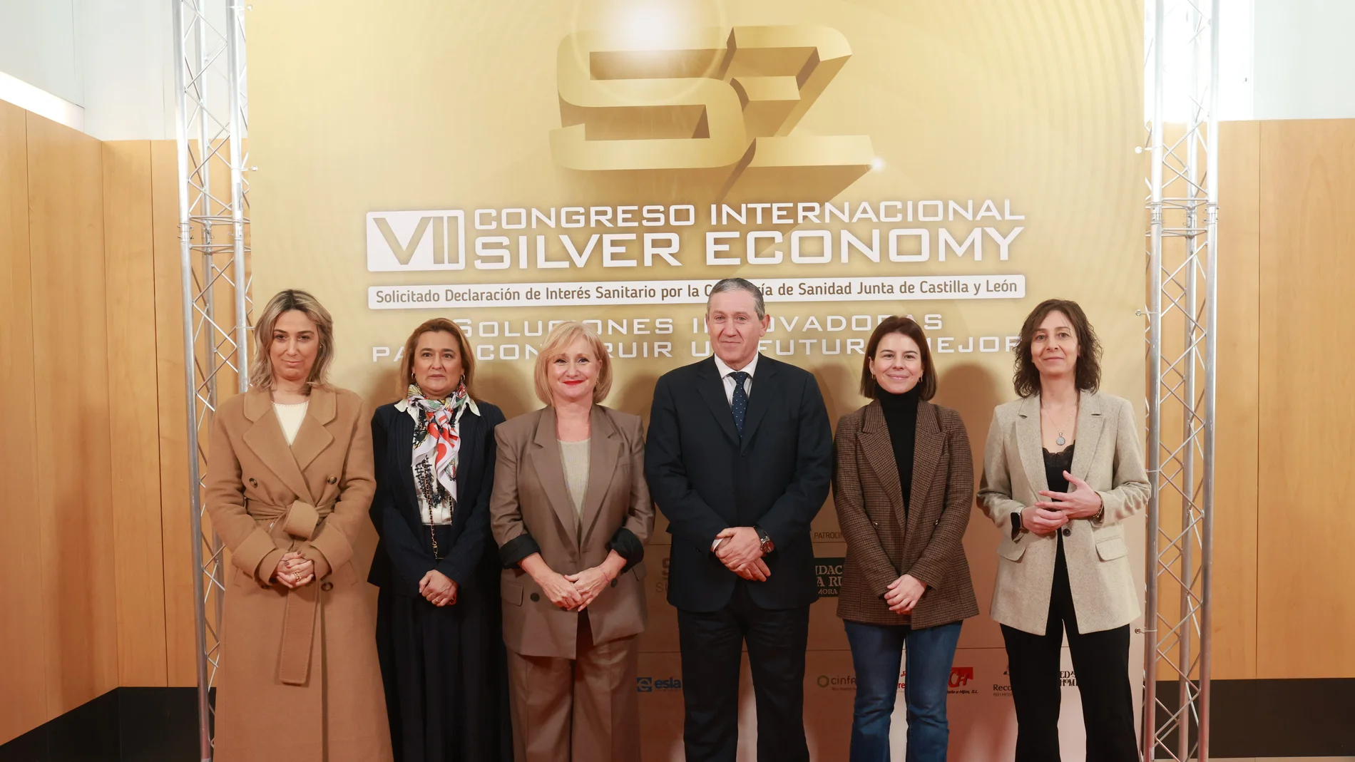 Leticia García y Javier Faúndez durante la inauguración del VII Congreso "Silver Economy" en Zamora